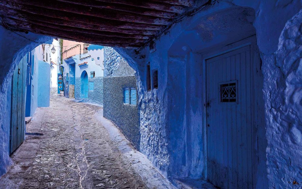 モロッコ・シャウエンに残る青の起源と物語　なぜ街は青に染まったのか