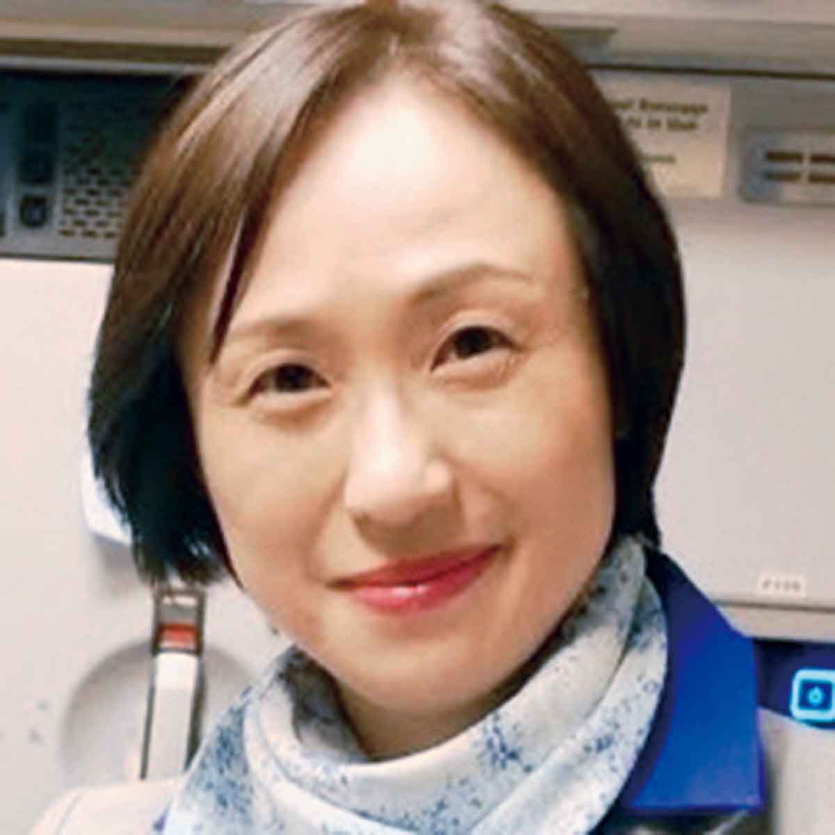 井上 友美 写真