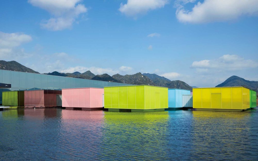 “風が主役”の建築――坂 茂が瀬戸内に描いた泊まれる美術館