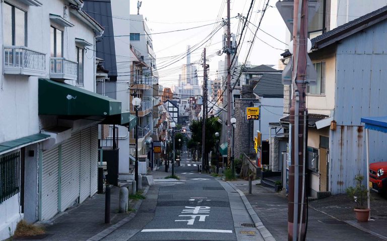 特集　神の戸、ひらく 神戸：北野で育まれた平和のかたちの写真