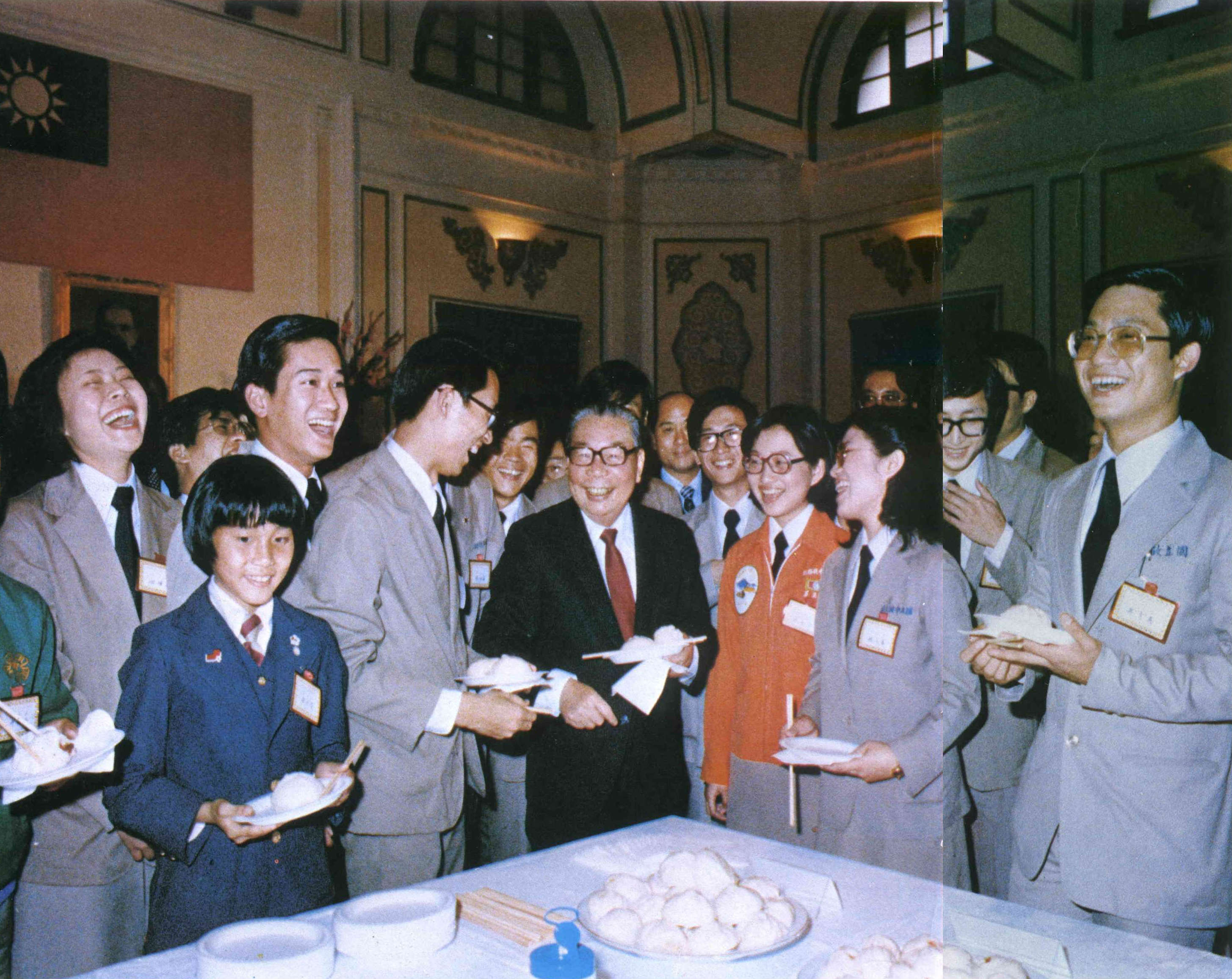 出於眾恆居於眾平凡中見不平凡——蔣經國總統帶領我們重重奮鬥，步步求勝- 台灣光華雜誌