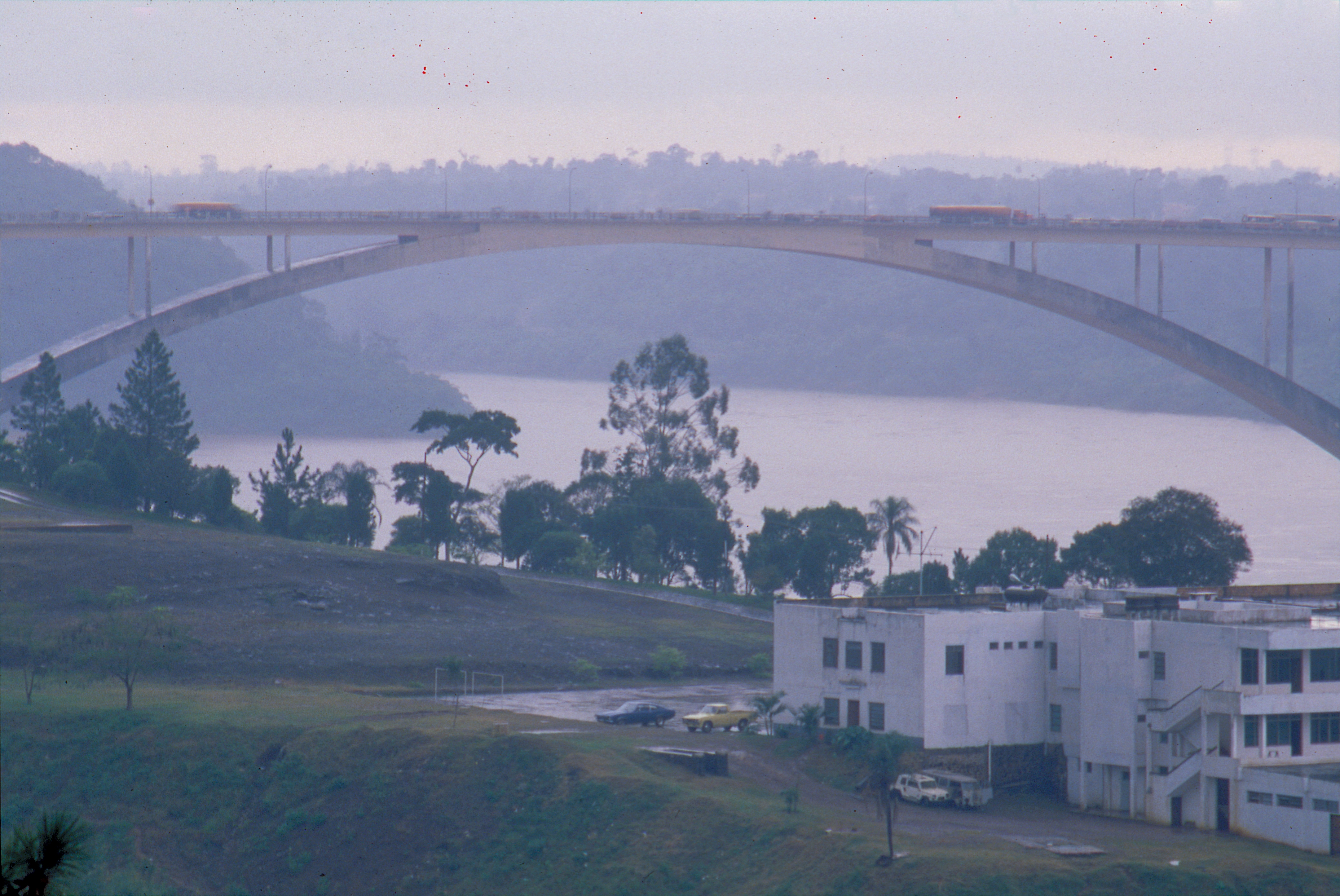 地球另一端的大中國城——橋頭- 台灣光華雜誌