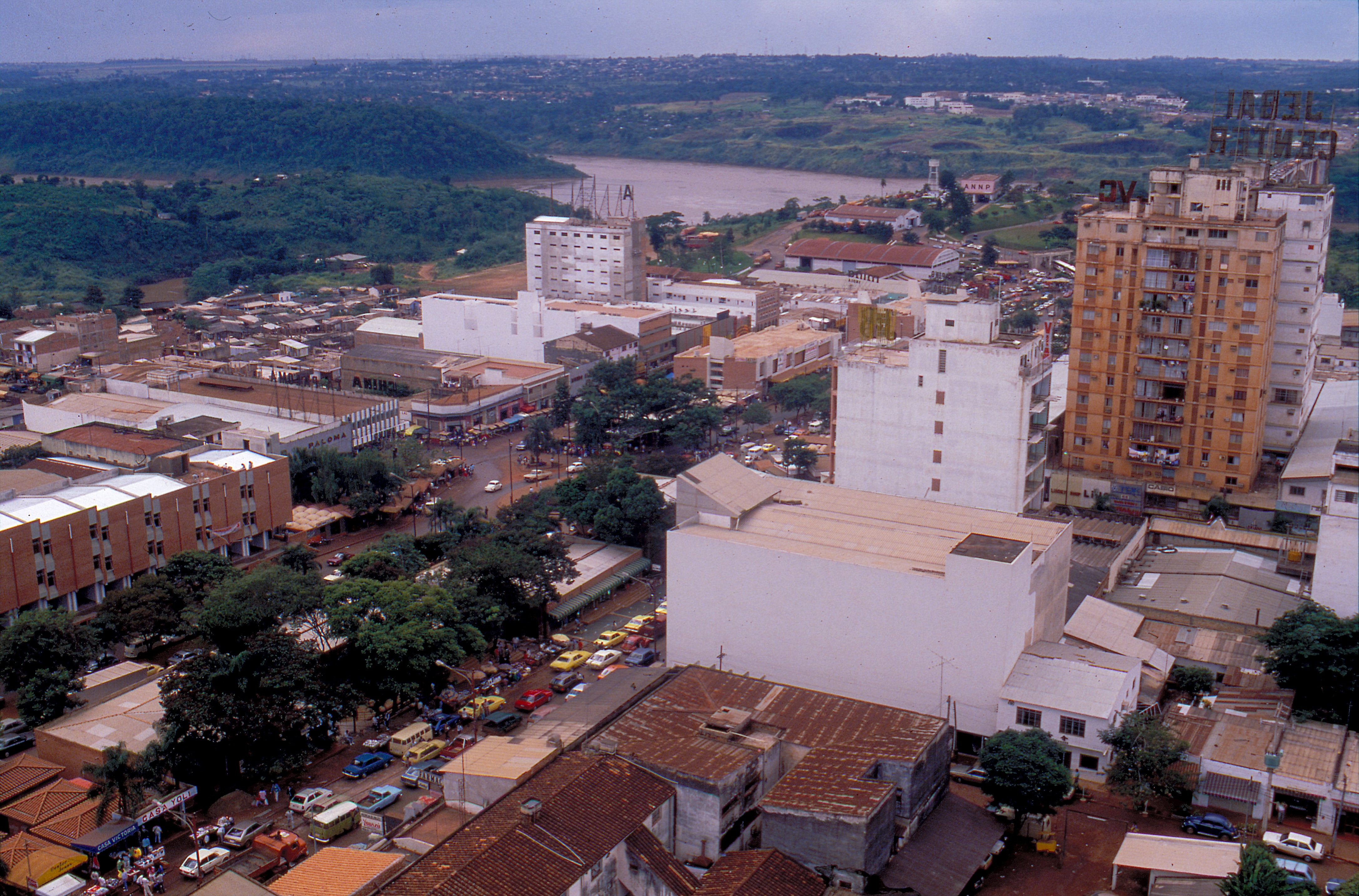 地球另一端的大中國城——橋頭- 台灣光華雜誌