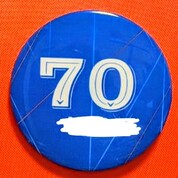 友達へのプレゼントにオリジナルデザインの缶バッジ