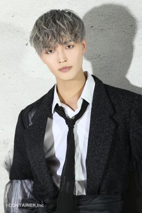 【UK】2ndミニアルバム『vivid UK』ミニライブ＆特典会