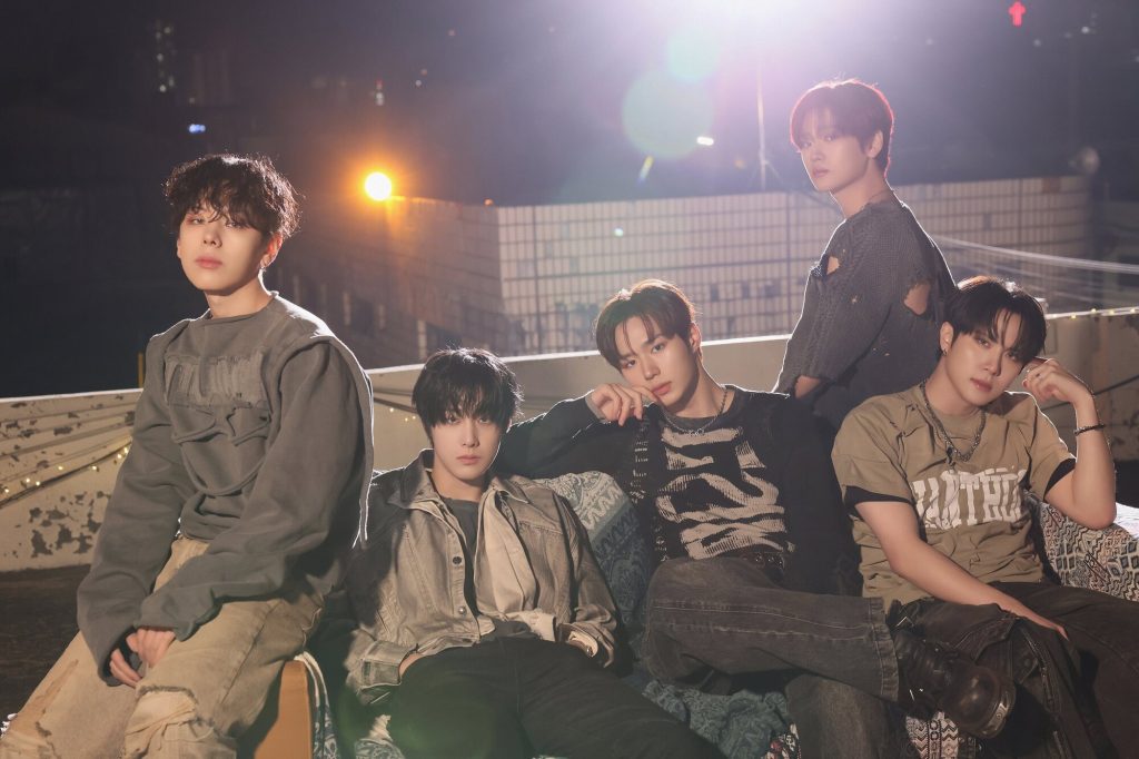 WEi】7th Mini Album [The Feelings]@タワーレコード渋谷店 B1F CUTUP