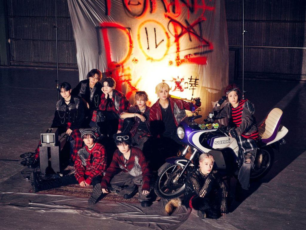 ☆ Diorama Large Tour Sign　　　　　　　【特典会員限定】 D.O.L】 フリーイベント ミニライブ&特典会