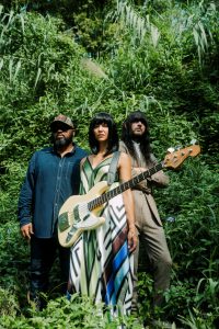 【KHRUANGBIN】「FUJI ROCK FESTIVAL ’26」来日記念サイン会