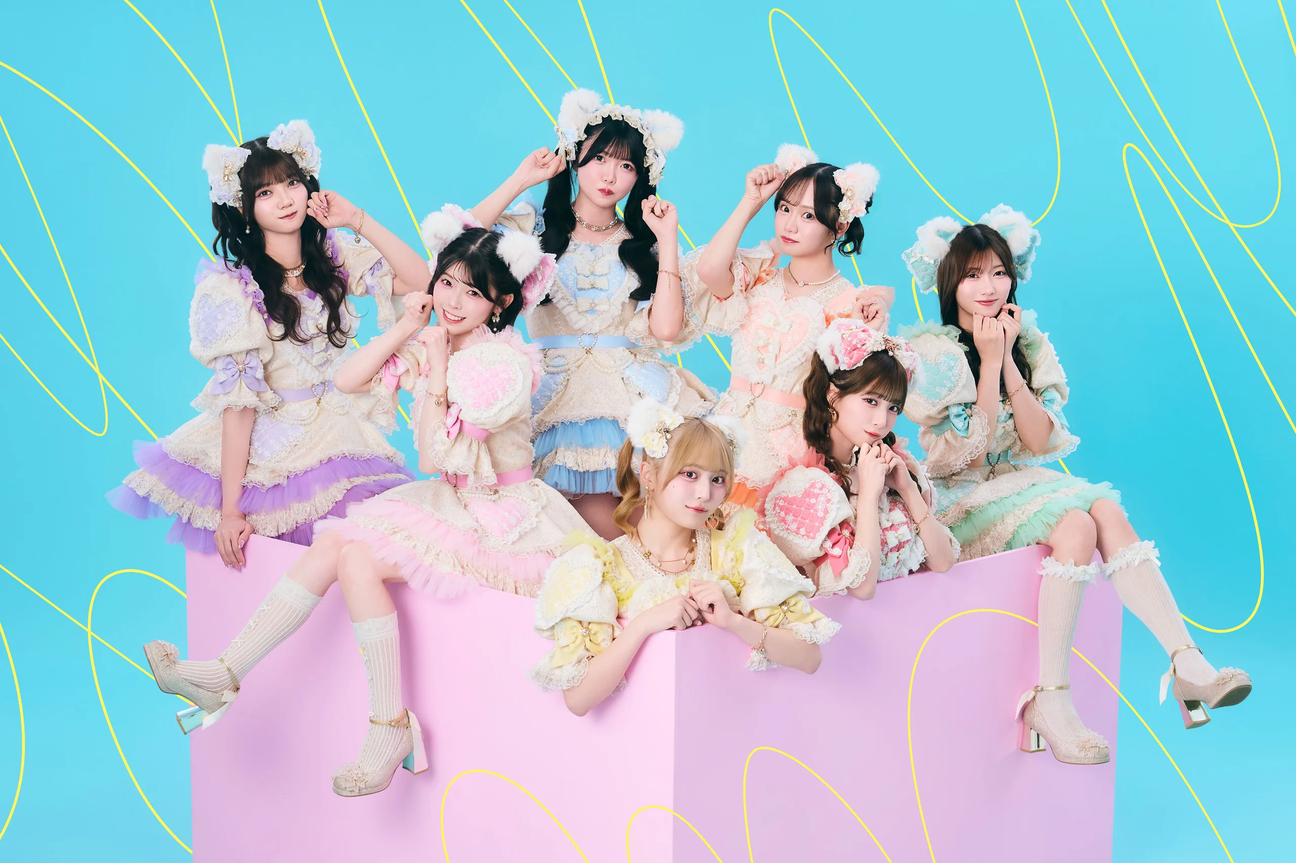 【fav me】2ndシングル『にゃんてずるいの！』発売記念リリースイベント@クイーンズスクエア横浜1F 「クイーンズサークル」