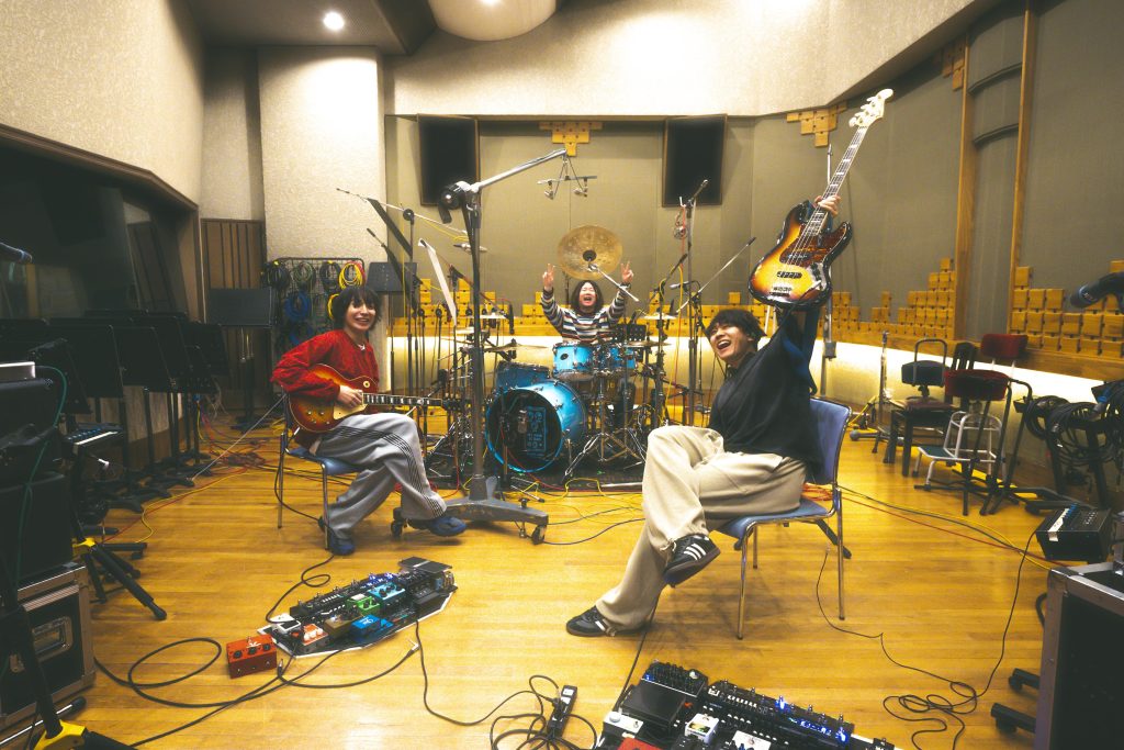 My Hair is Bad】7th Full Album「cats」発売記念 CDショップ店頭での