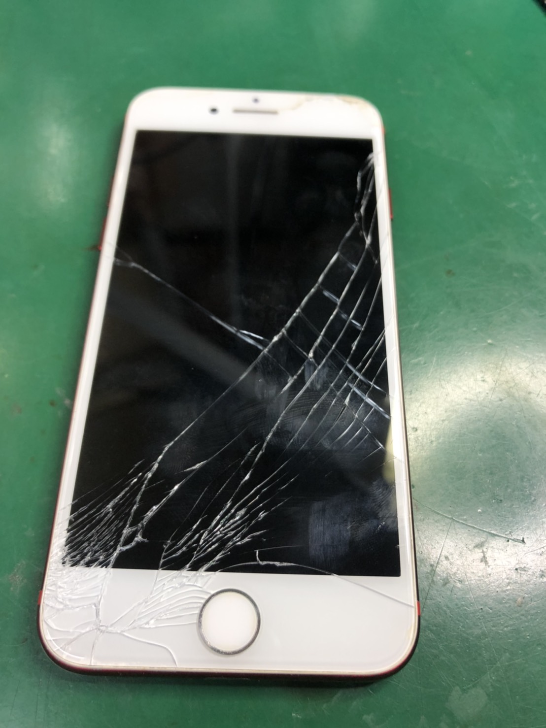 iPhone8電池交換（スマホ修理工房　イオンせんげん台店）