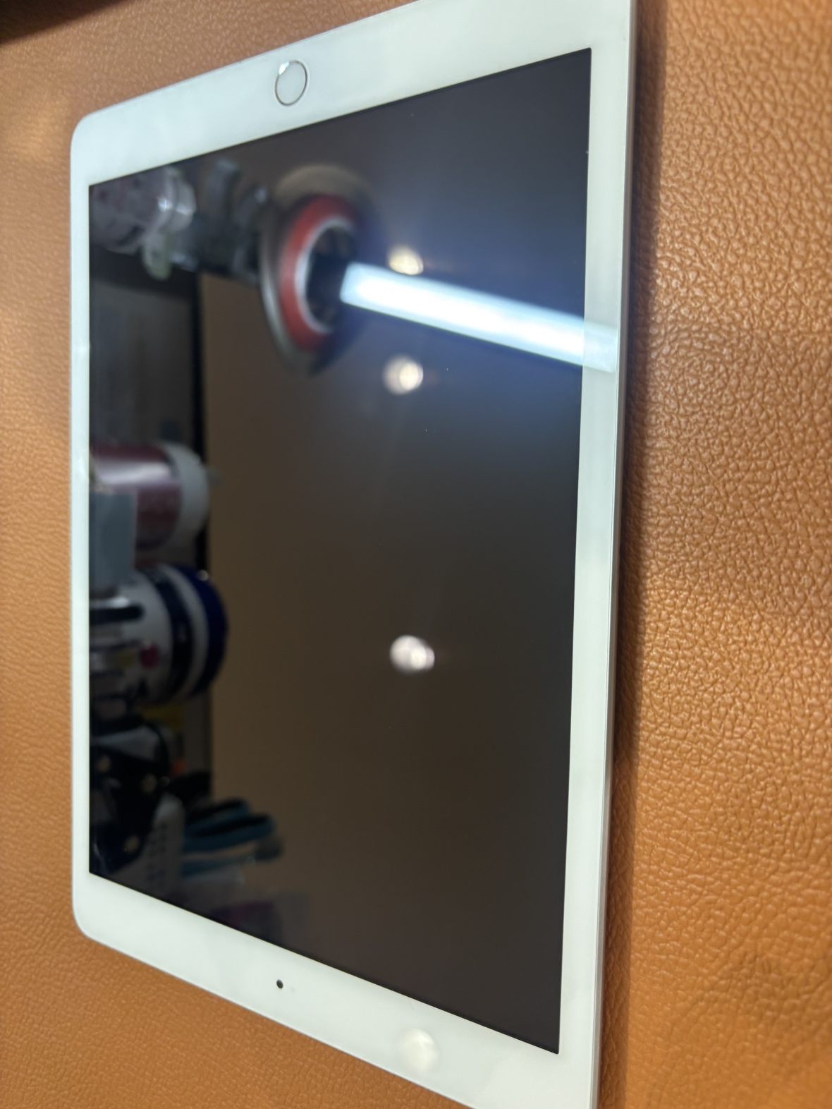 iPadのホームボタンの押し感がなくなった、、、　修理を承りました！！