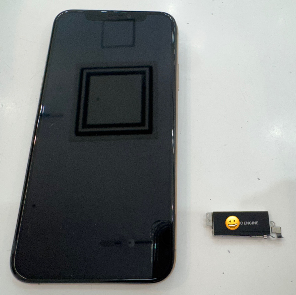 🔧📱iPhoneXs(アイフォンXs)バイブレータ―交換📱🔧