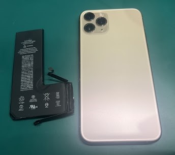 iPhone 11 Pro(アイフォン)のバッテリー交換ならスマホ修理工房イオンモール福岡店にご相談ください！