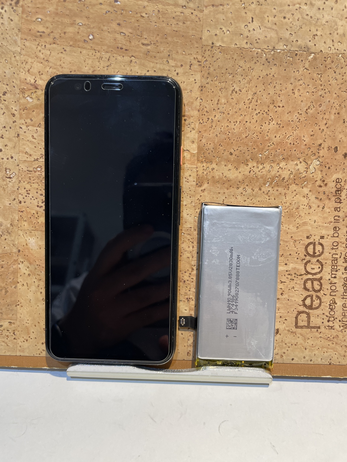 Xperia XZ1 Compact（エクスペリアXZコンパクト）のバッテリーが膨張！？
