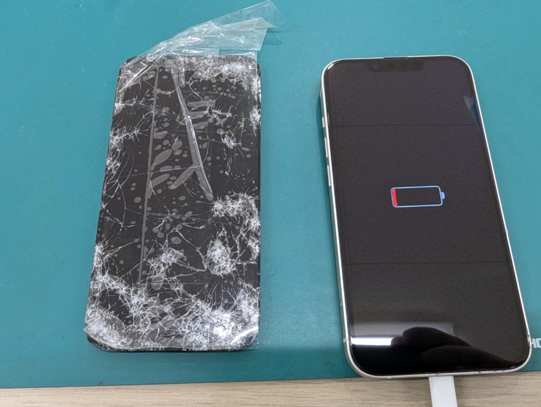 iPhone 14の液晶画面交換を実施しました！｜修理時間90分・安心の3ヶ月保証付き★スマホ修理工房高岡赤祖父店