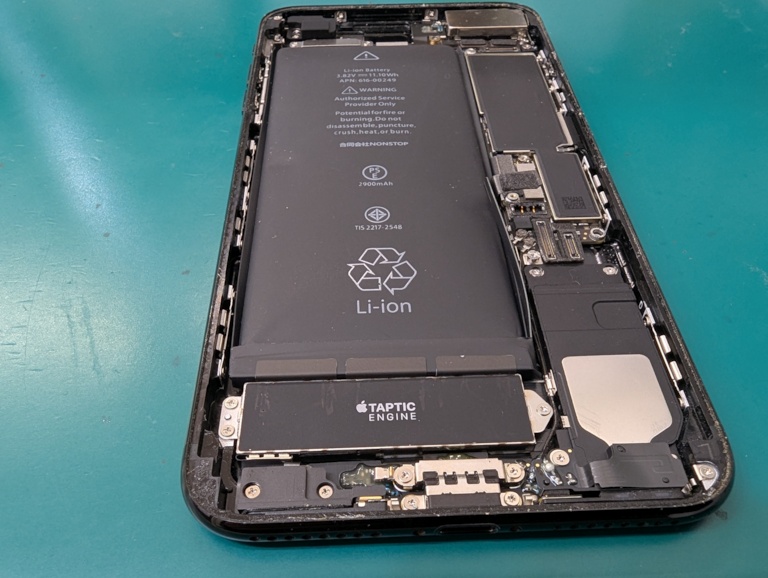 iPhone 7 Plusのバッテリー交換を行いました！｜作業時間60分・保証付きで安心★スマホ修理工房高岡赤祖父店