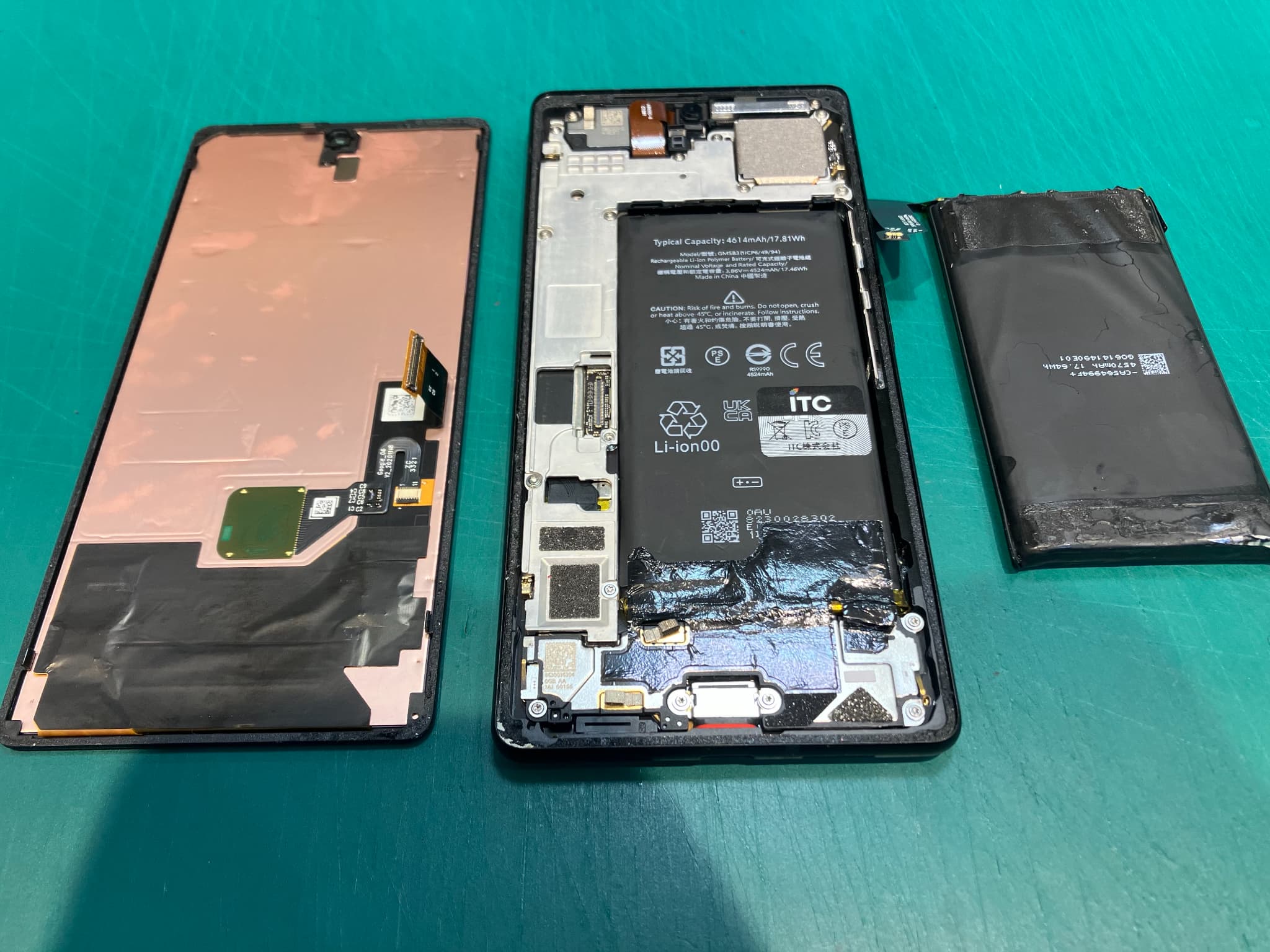 Google Pixel 6 バッテリー膨張ため交換修理いたしました! - スマホ修理工房浦和パルコ店 -