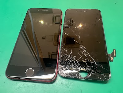 iPhone SE2(アイフォン)の画面交換ならスマホ修理工房イオンモール福岡店にご相談ください！