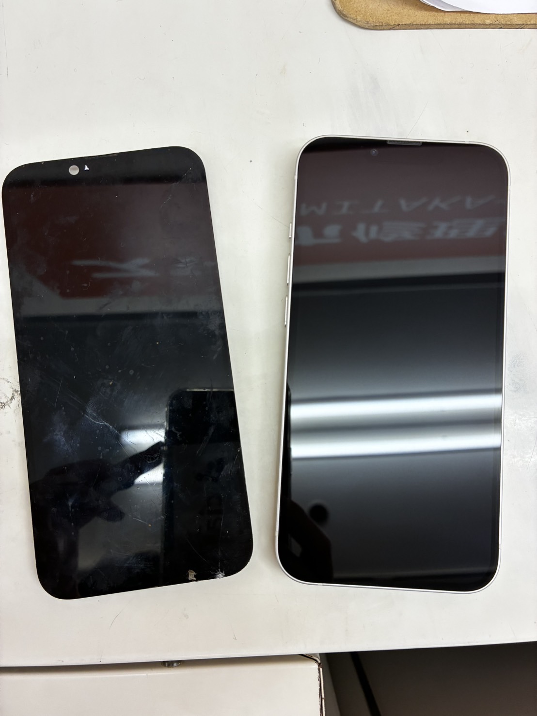 iPhone13の画面交換修理を行いました！【スマホ修理工房三鷹店】
