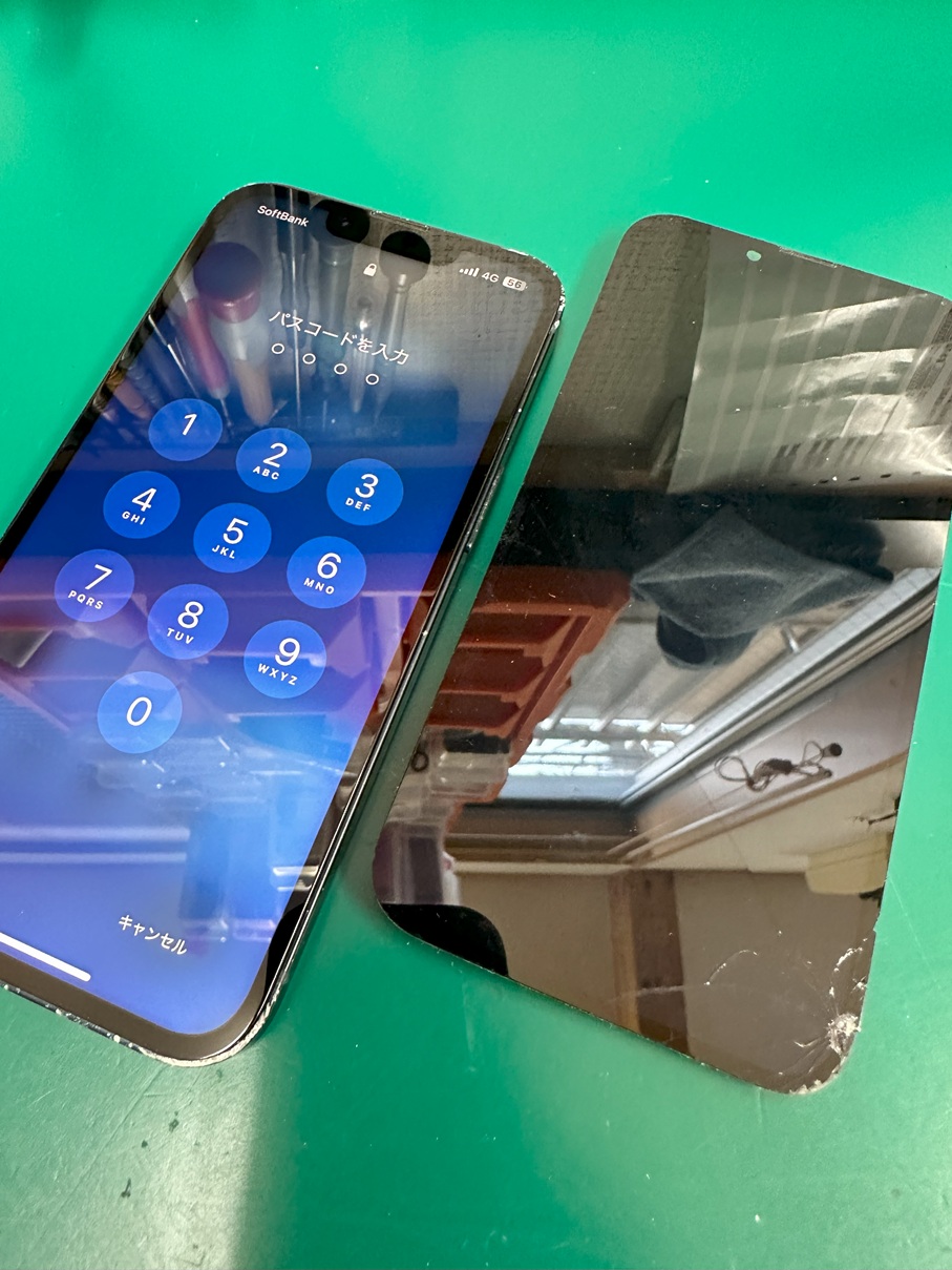 ガラス割れと液晶破損修理は値段は一緒なので安心してご来店ください【スマホ修理工房熊谷店】