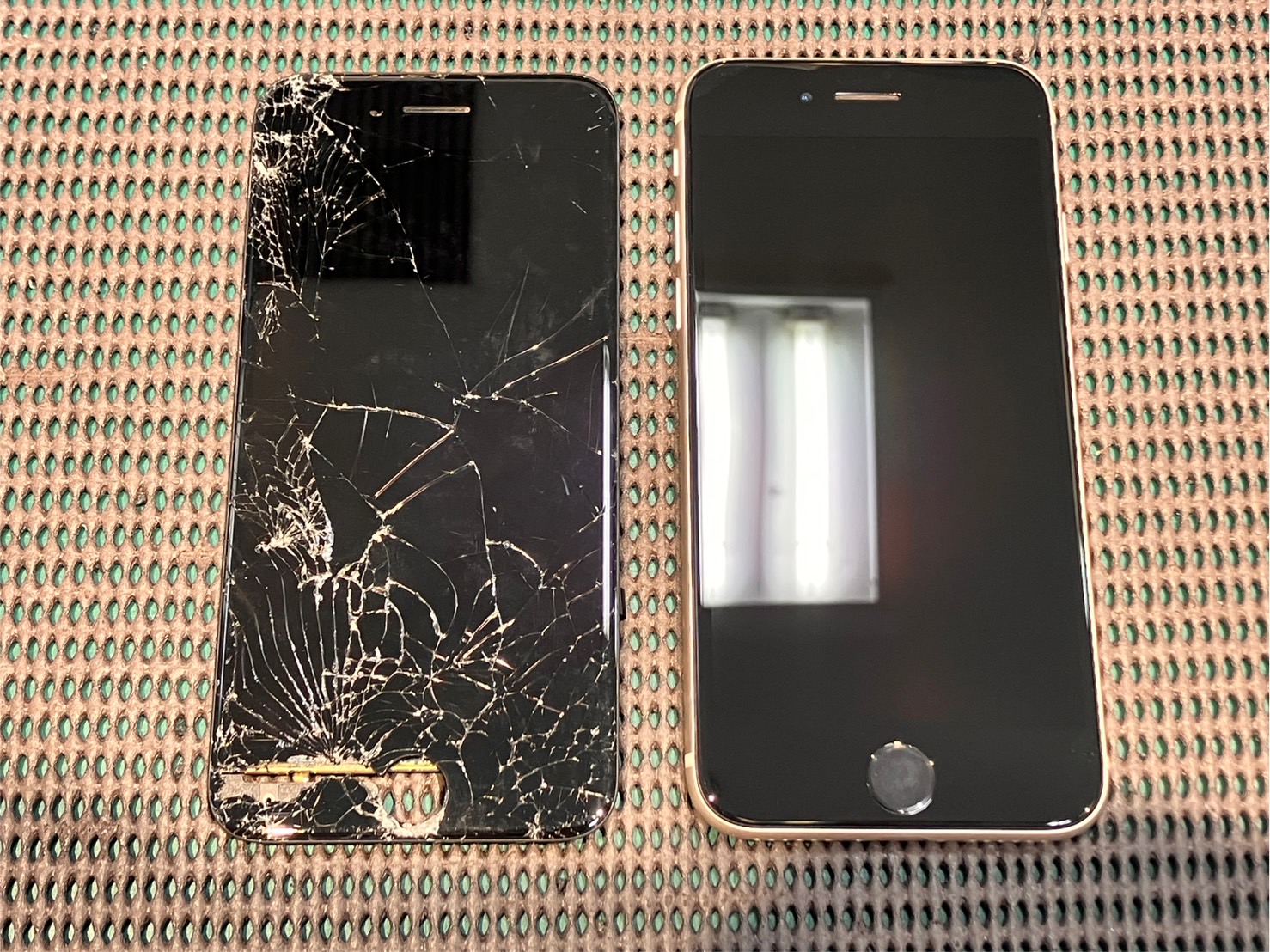 iPhoneSE3の液晶交換を行いました！　-スマホ修理工房浦和パルコ店-