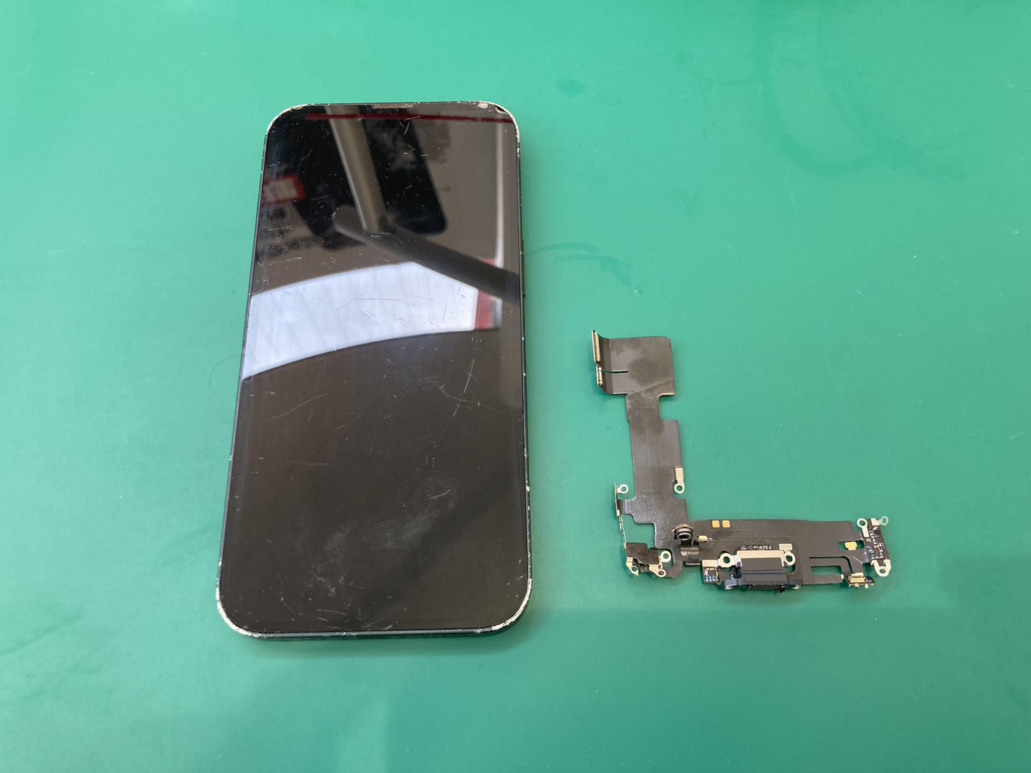 iPhone13(アイフォン13) 充電コネクタ交換修理【登戸・向ケ丘遊園店】