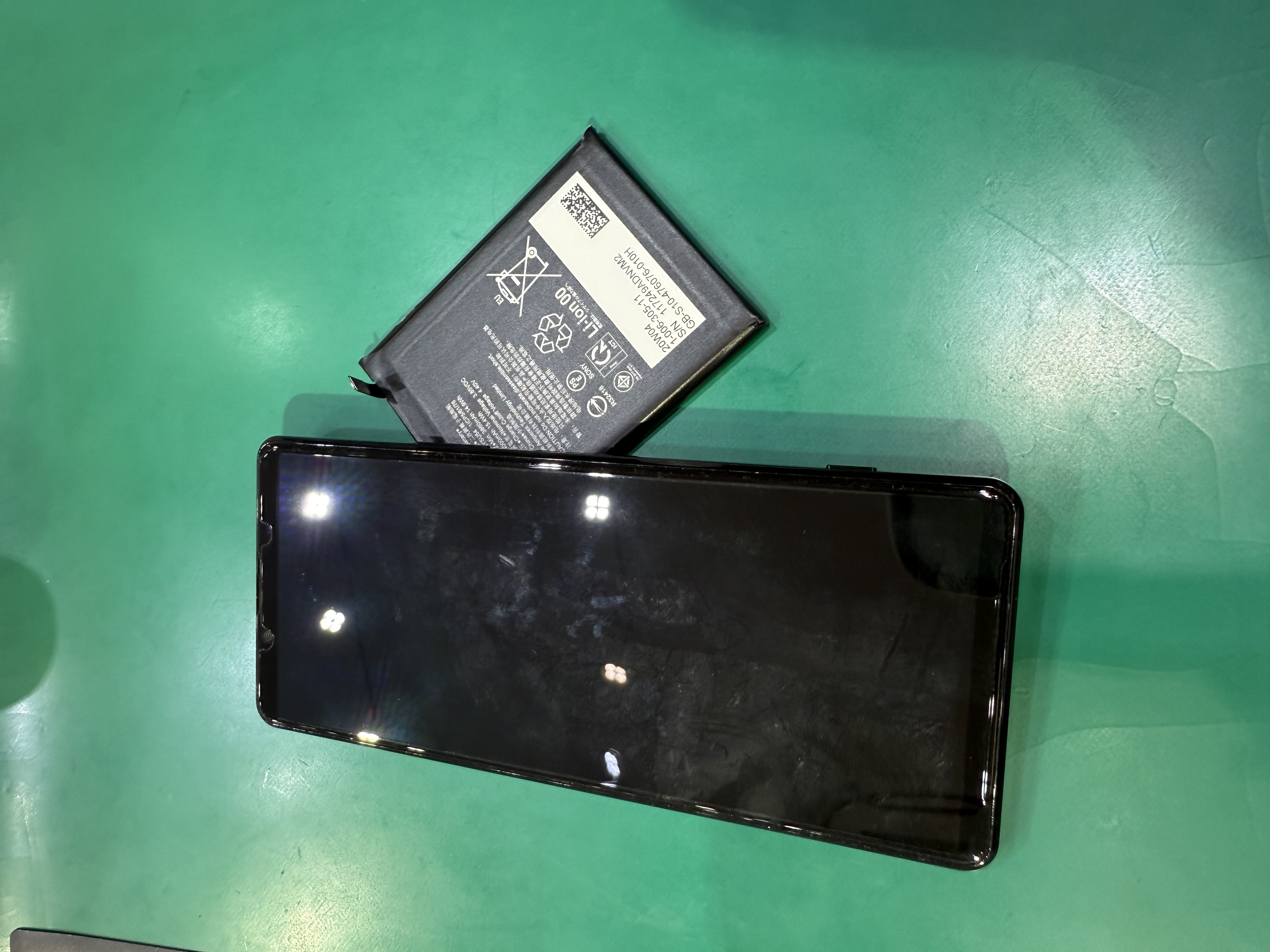 Xperia 1Ⅱ　バッテリー交換