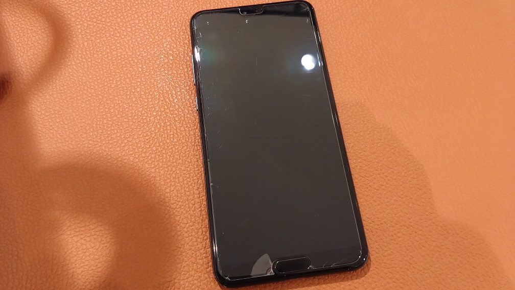 充電の減りが早いHUAWEp20pro（エクスペリア）の画面交換修理を承りました！