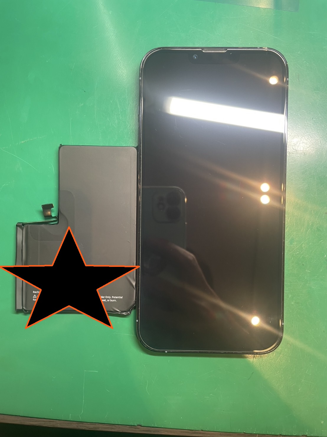 充電がすぐなくなってしまう…　iPhone13ProMax　バッテリー交換修理【スマホ修理工房ミーツ国分寺店】