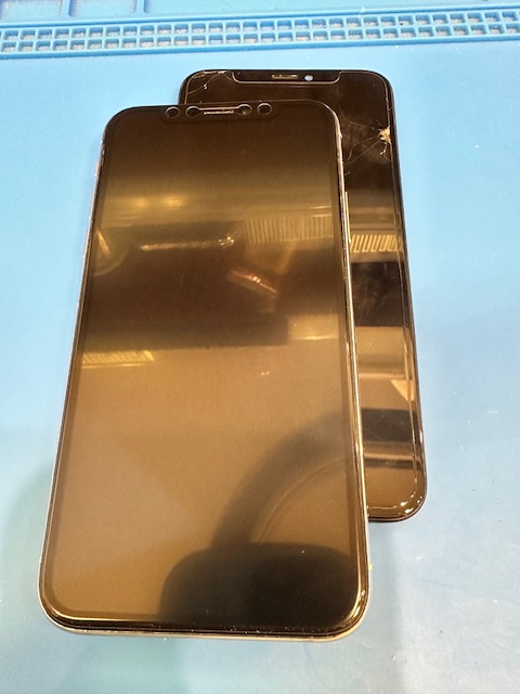 iPhoneXSの画面表示不良も即日修理！まずはご相談から！
