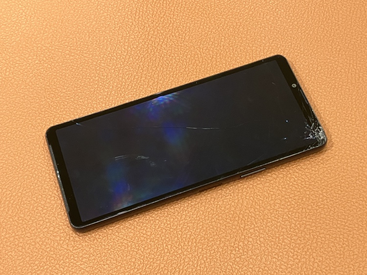画面が割れてしまったXperia10VI（エクスペリア）画面交換修理を承りました！