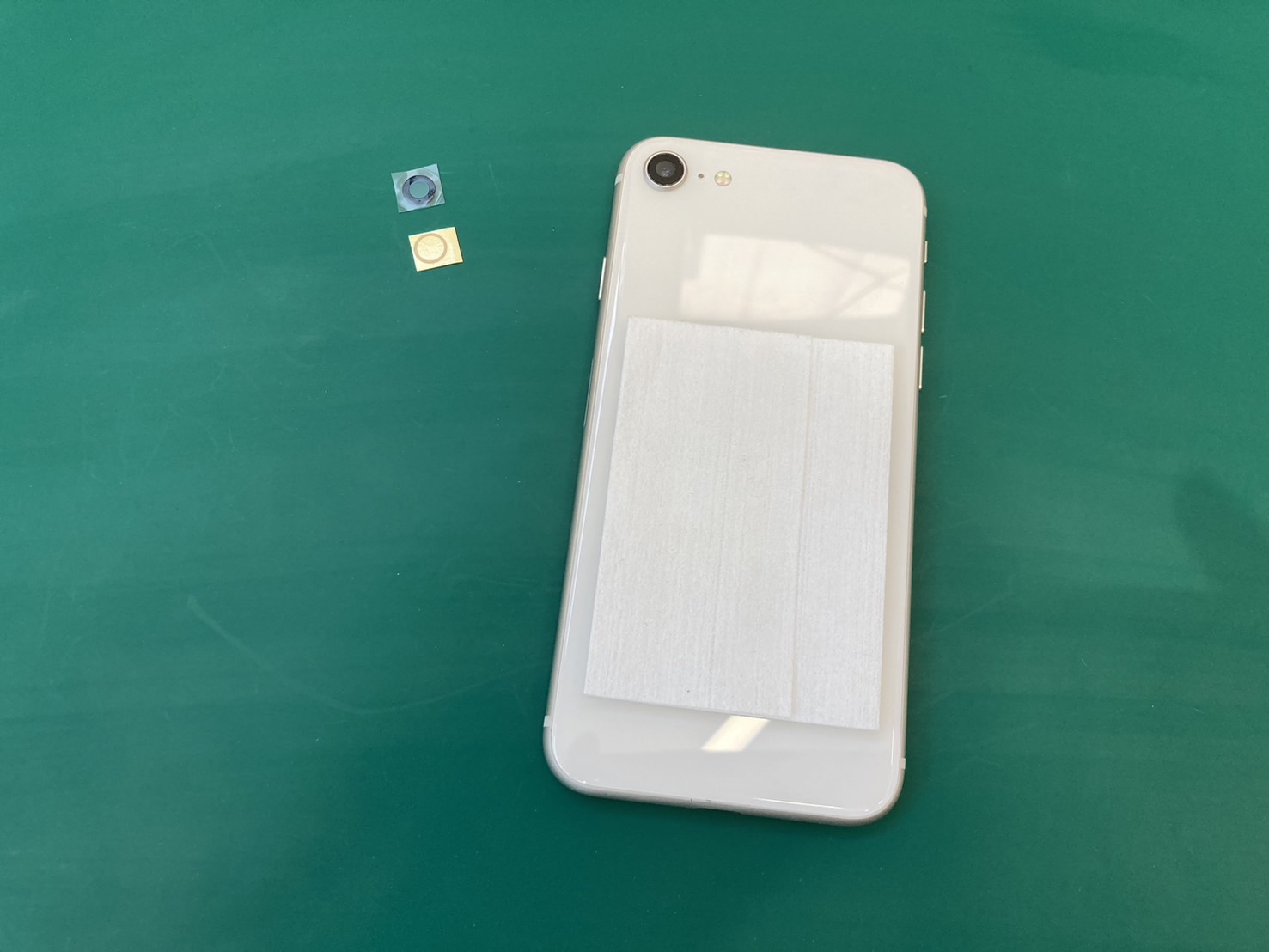 iPhoneSE3(アイフォンSE3) アウトカメラレンズカバー割れ【登戸・向ケ丘遊園店】