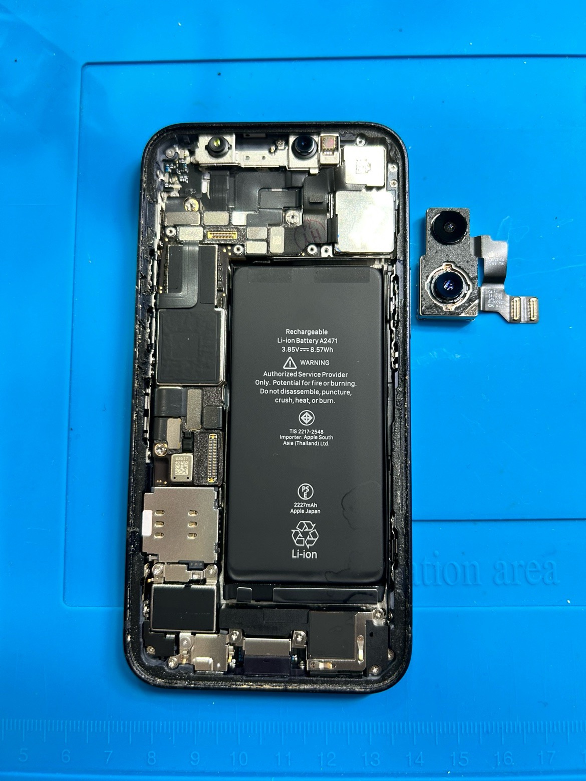 iPhone12mini(アイフォン12mini)のアウトカメラ修理なら【スマホ修理工房池袋P’パルコ店】にご相談ください。