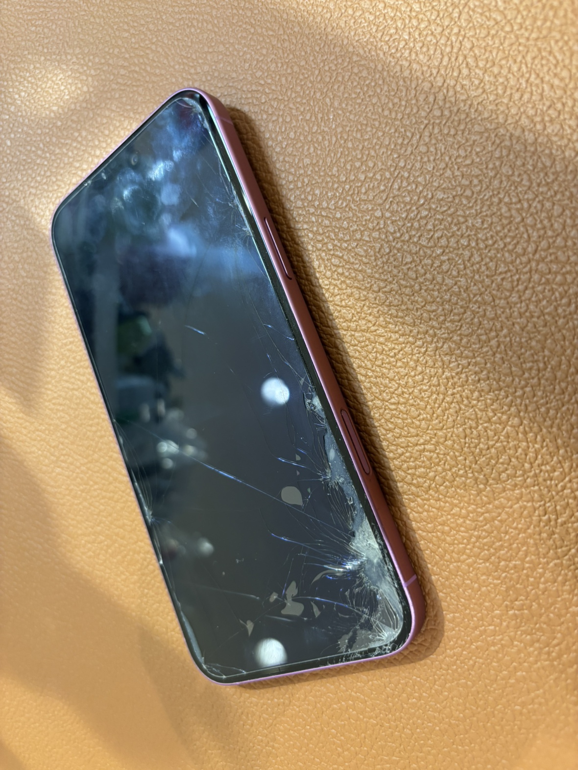 iPhone16plus　液晶破損の修理を承りました！！【スマホ修理工房仙台PARCO2店】