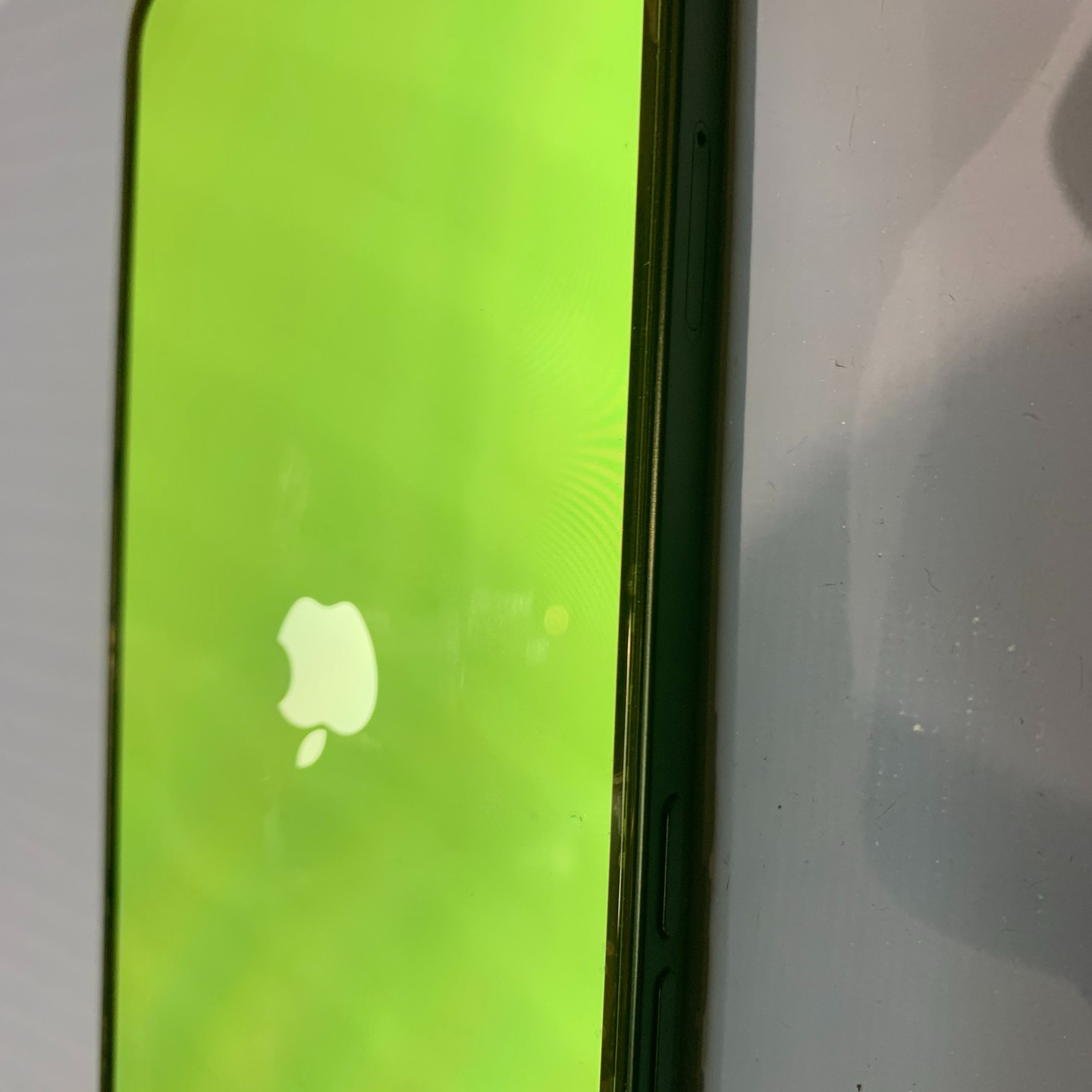 iPhone14(アイフォン14)液晶交換修理「スマホ修理工房 ALCo越谷店」