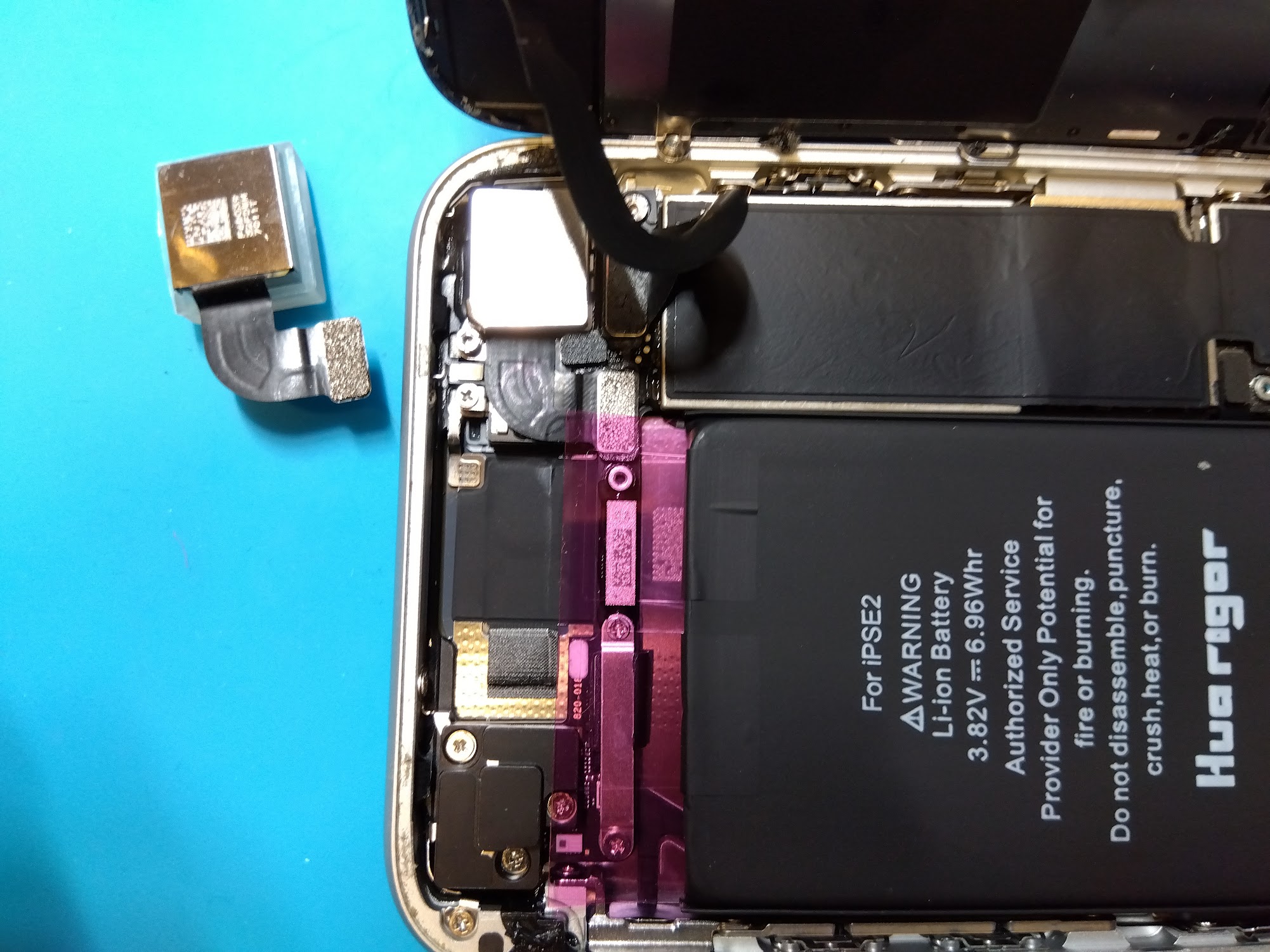 iPhoneSE2(アイフォンエスイー2)アウトカメラ修理 【スマホ修理工房札幌店】