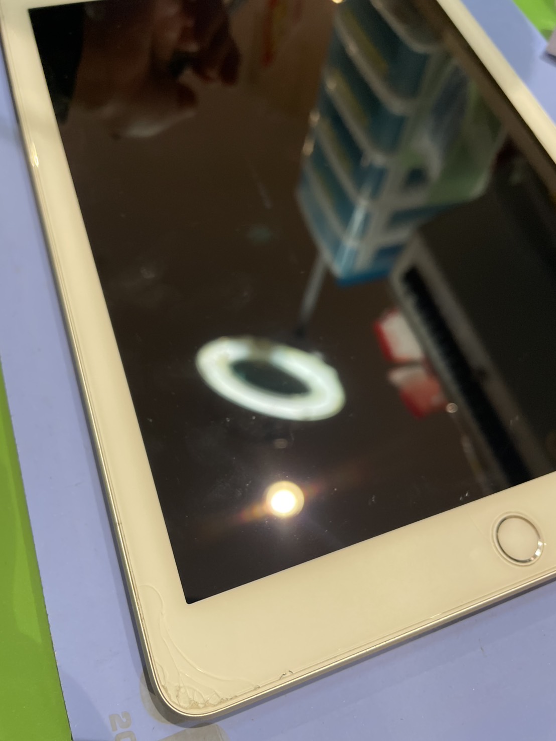 iPad Air2(アイパッドエア2)膨張したバッテリーの交換「スマホ修理工房　ALCo越谷店」