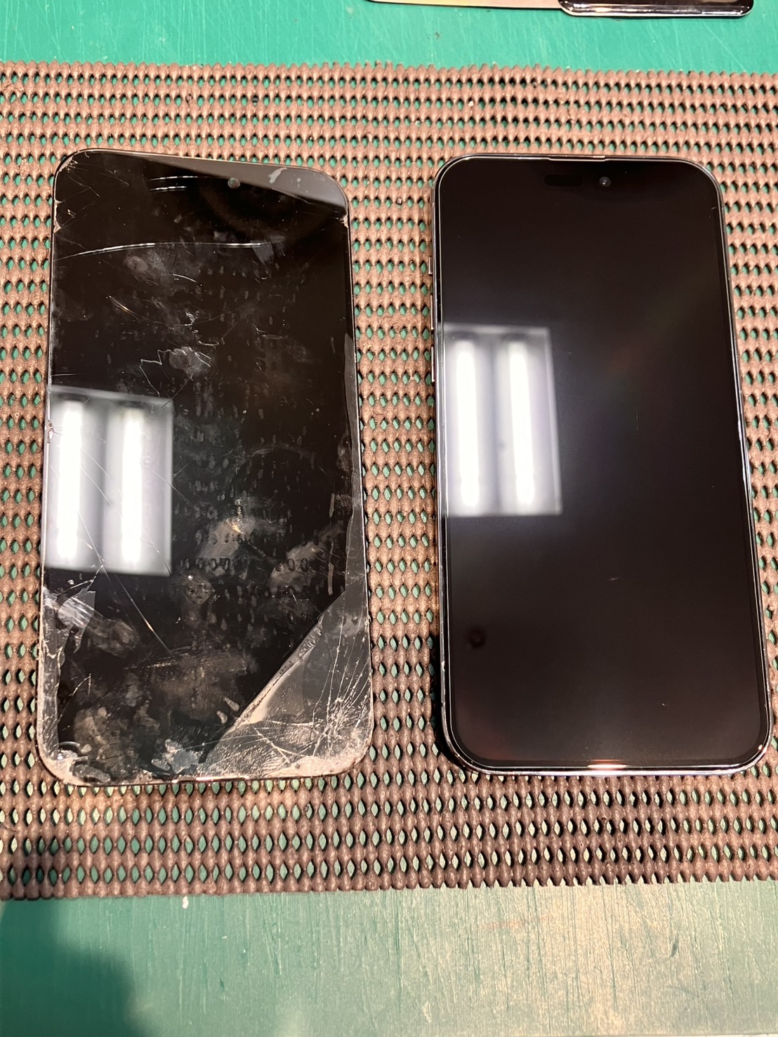 iPhone14ProMaxの液晶交換を行いました！　-スマホ修理工房浦和パルコ店-