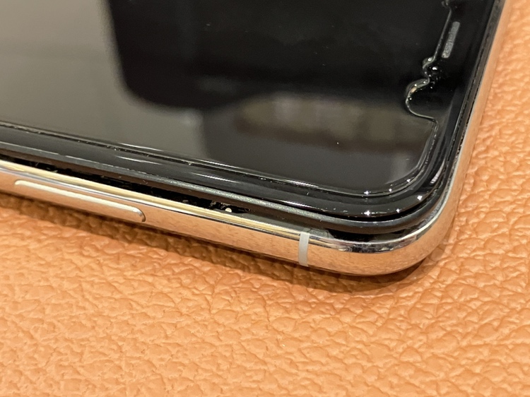 バッテリーが膨張したiPhoneX（アイフォン）のバッテリー交換を行いました!