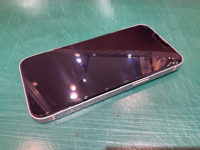 iPhone 13 (アイフォン）　バッテリー膨張で起動不可に！ バッテリー交換修理　スマホ修理工房イオン北浦和店