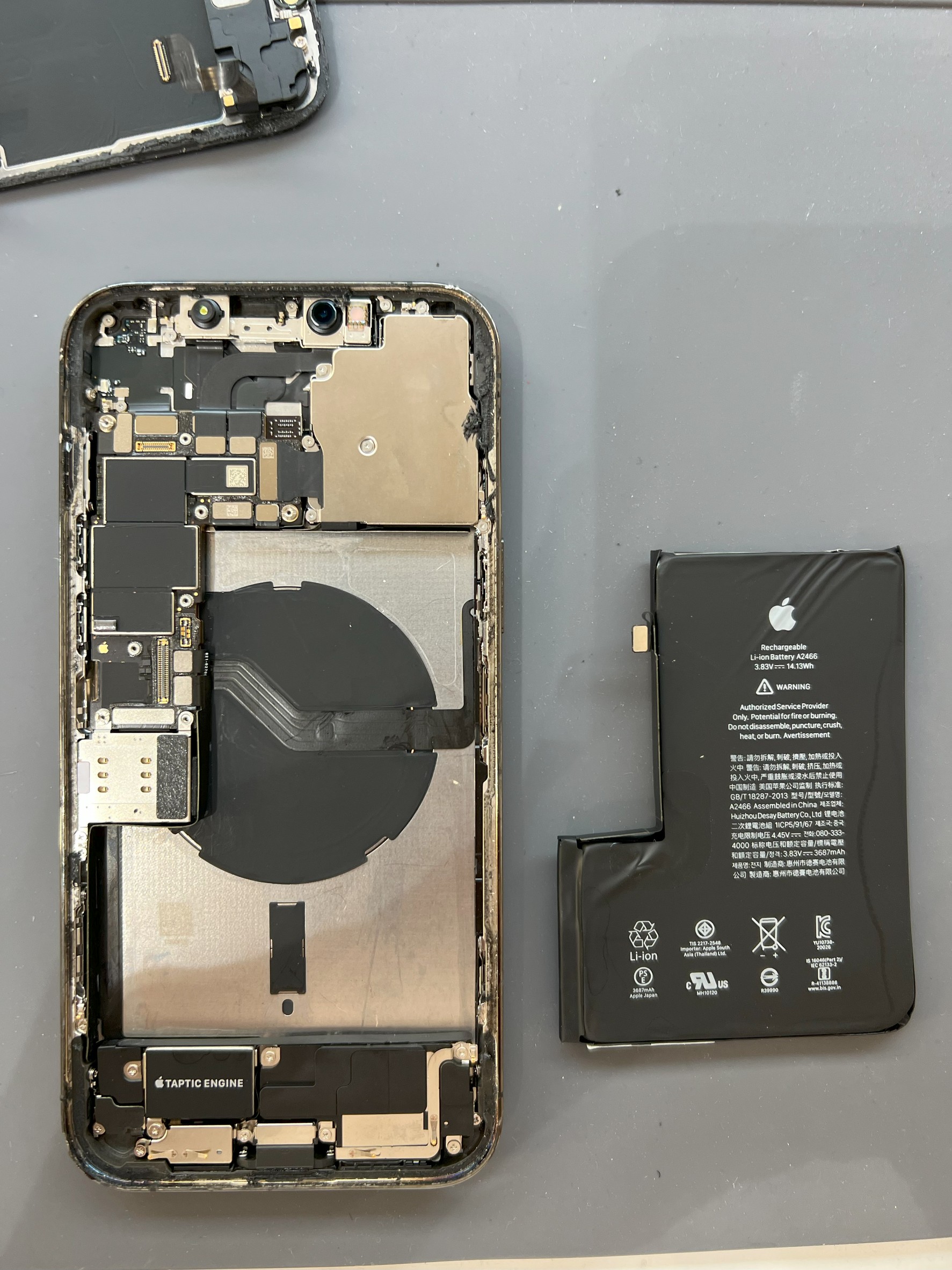 電池長持ち復活！iPhone12ProMax バッテリー交換修理！【スマホ修理工房大和店】