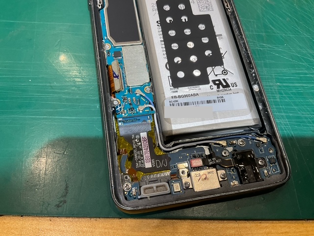 Galaxy S9 (ギャラクシー）　落として画面割れ+タッチ不可に！外装交換修理　スマホ修理工房イオン北浦和店