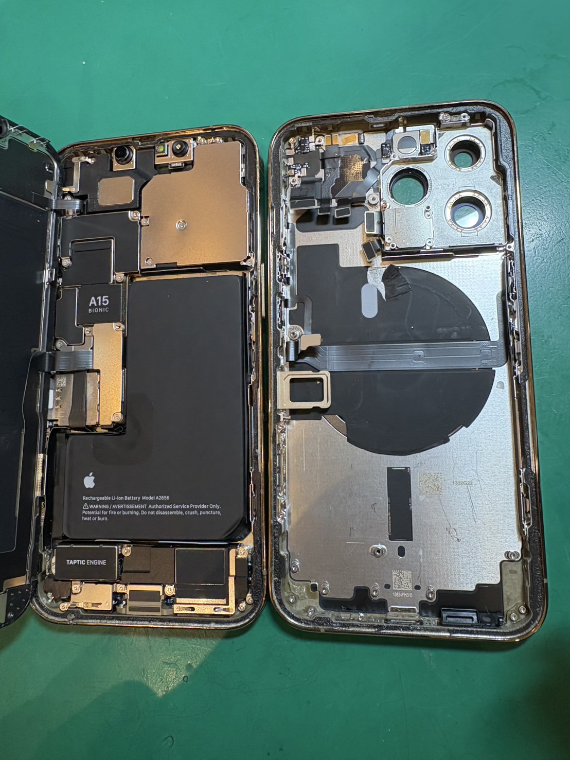iphone 13pro  バックパネル割れ バックパネル修理　【登戸・向ケ丘遊園店】
