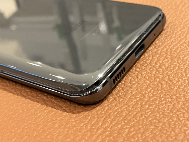 バッテリーが膨張してしまったGalaxyS20（ギャラクシー）のバッテリー交換を行いました
