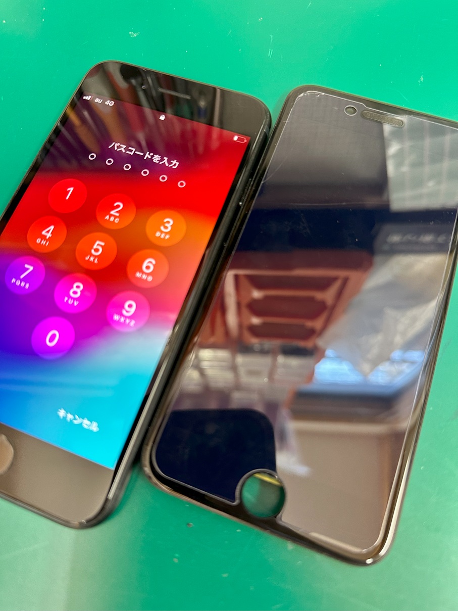 画面に白い線が入ったスマホは修理で直ります。