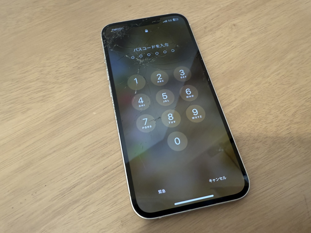 iPhone13の画面が割れてタッチ操作が出来ない端末も即日修理！