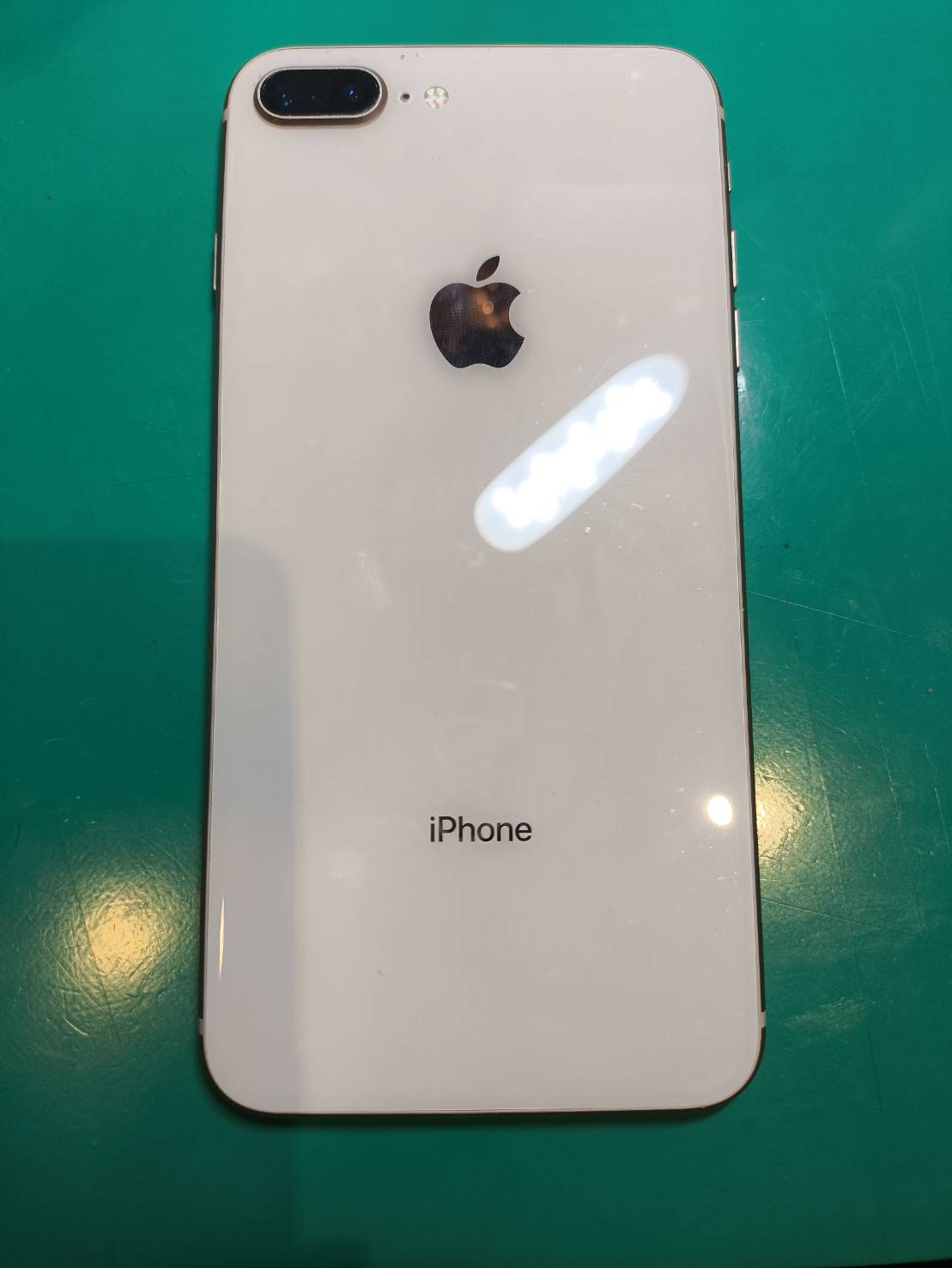 iPhone8Plus両面ガラスコーティング【スマホ修理工房　京王アートマン府中店】