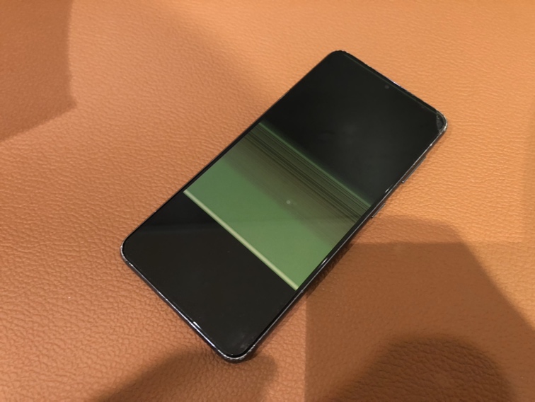 液晶不良が起こったGalaxyS20(ギャラクシー)の画面交換修理を承りました!