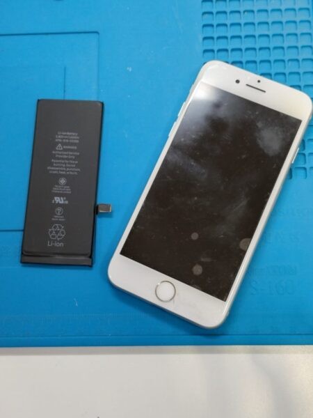 iPhone 8（アイフォン）バッテリーの減りが早いと感じたら当店へ！